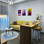 Modern Cozy In ティラナ