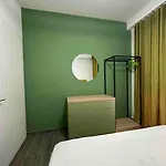 アパート Modern Cozy In ティラナ